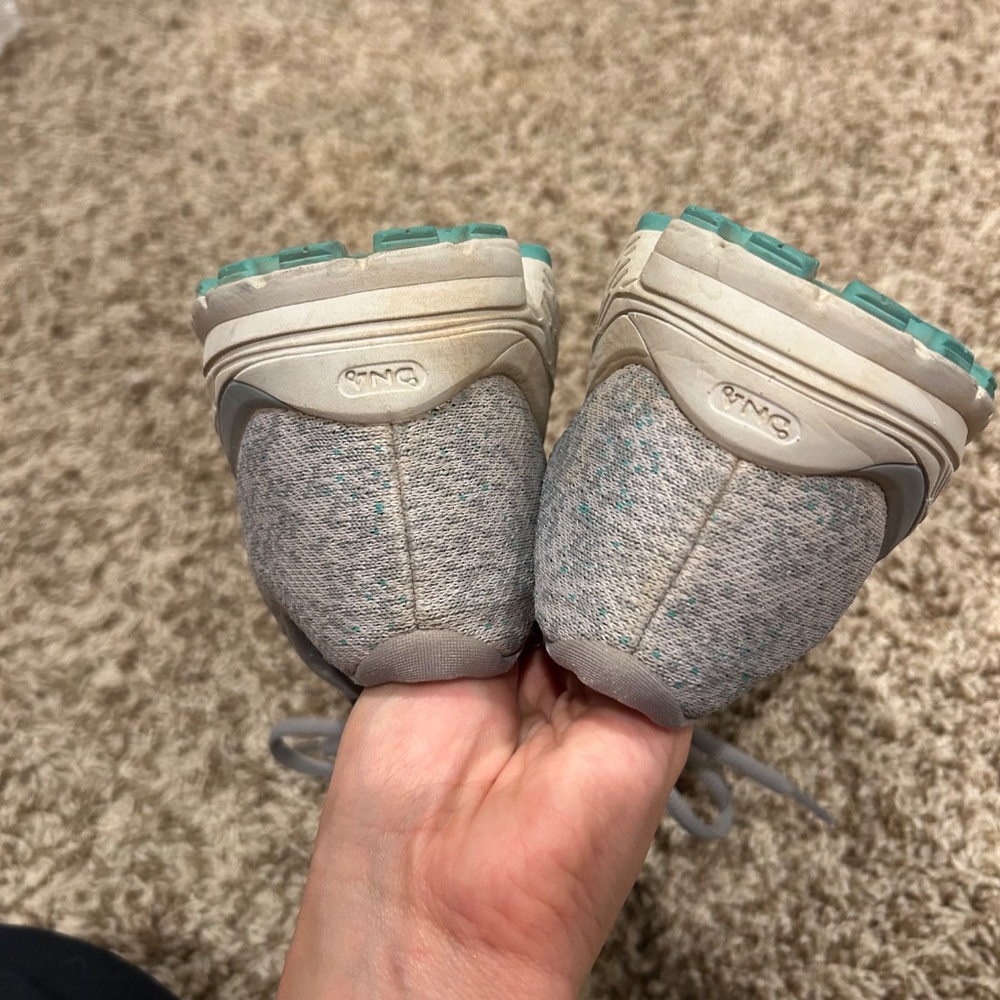 Brooks Women’s Running Shoes Size 7 - Picture 7 of 12